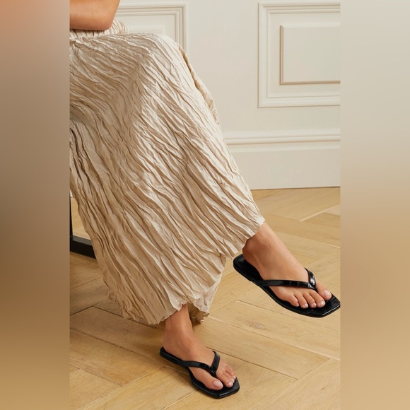 Toteme Shoes - Toteme Croc Sandals